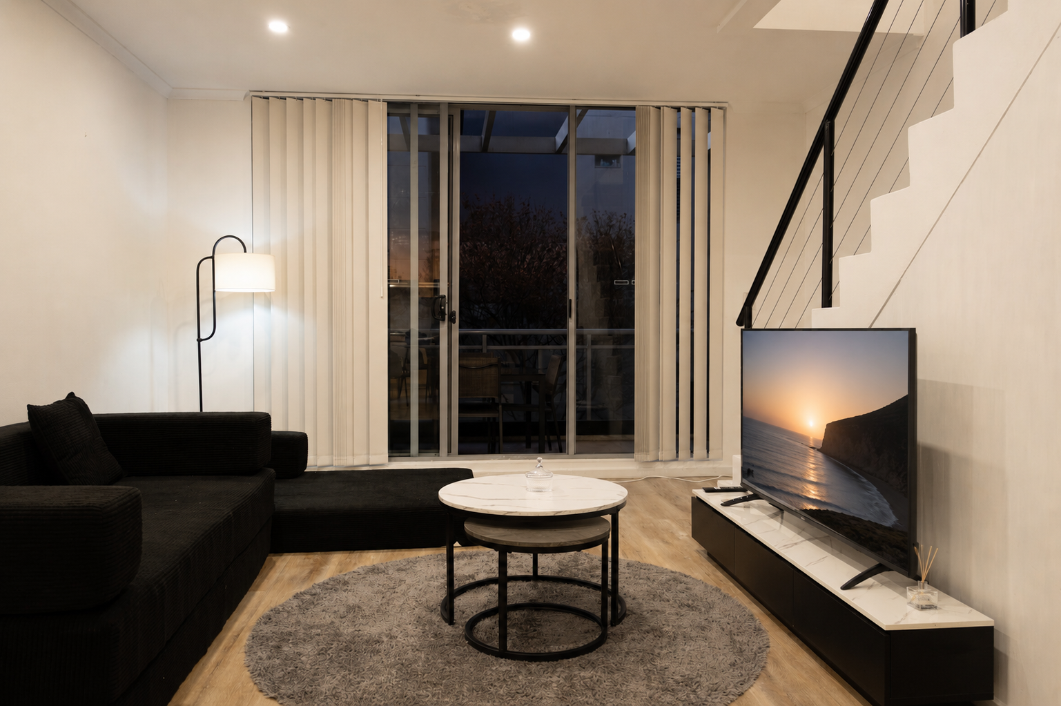 Modern 2BR | Free Parking | Balcony | Near Uni in Waterloo